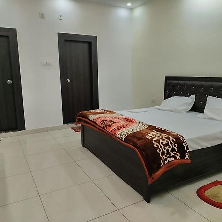 Hotel Dev International Khalilabad Екстер'єр фото
