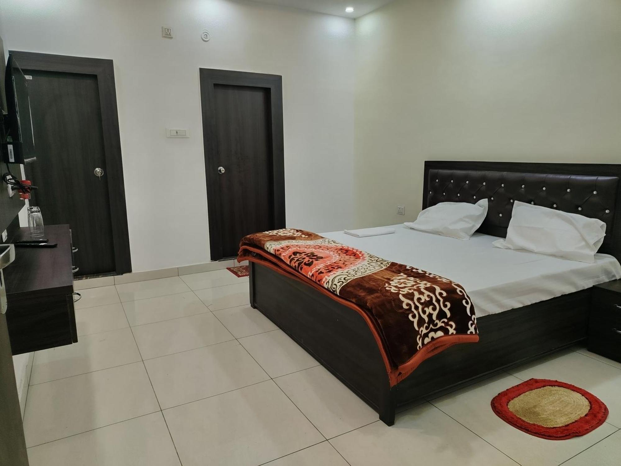 Hotel Dev International Khalilabad Екстер'єр фото