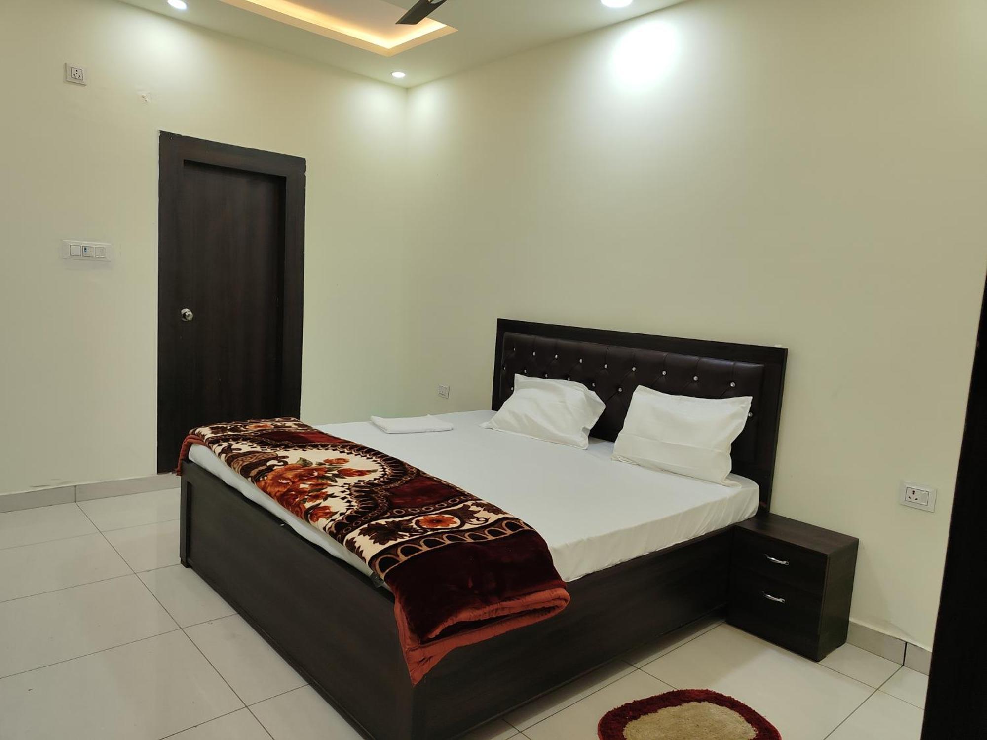 Hotel Dev International Khalilabad Екстер'єр фото